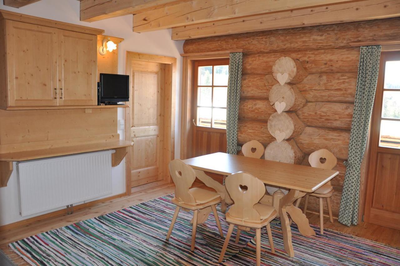 Baerenhuette Troepolach-Nassfeld Jenig ภายนอก รูปภาพ